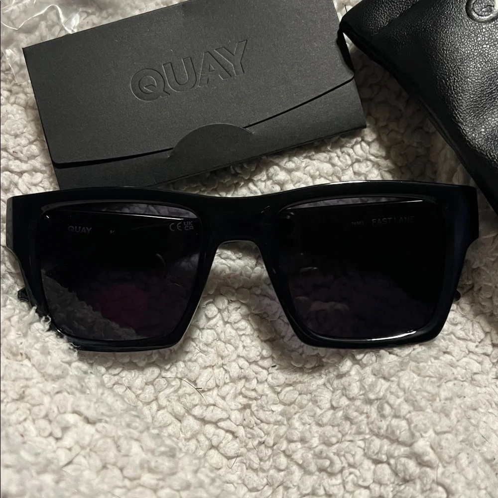 NWT QUAY FAST LANE SUNGLASSES